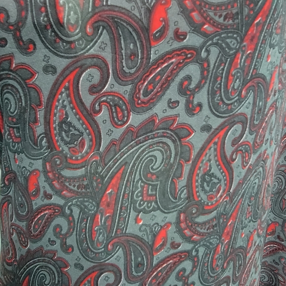 Gray/grey, red, black polyester saree/sari with paisley print - Picture 8 of 17